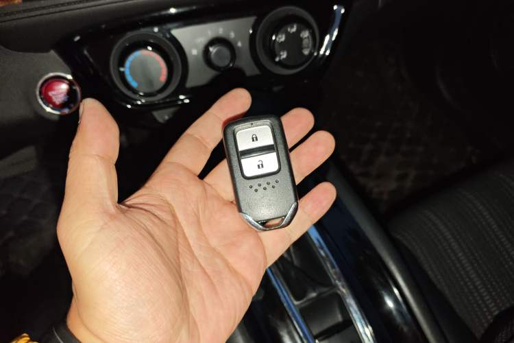 Used Honda Vezel 2017 1.8L CVT Front-Wheel Drive Pioneer Edition