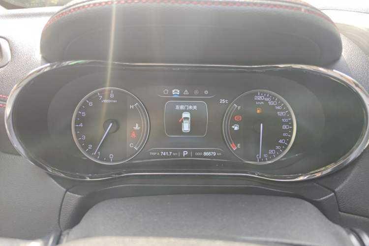 Used CHANGAN CS75 2017 Shangkui Edition 1.5T Automatic Fengyue Model
