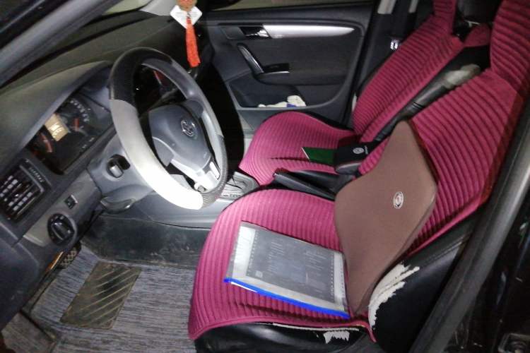 Used Volkswagen Lavida 2015 1.6L Automatic Fashion Edition Left Front Seat