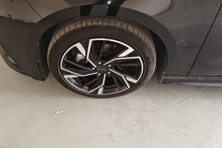 Used Lynk & Co 03 2023 1.5TD DCT JingPlus Left Front Wheel Hub