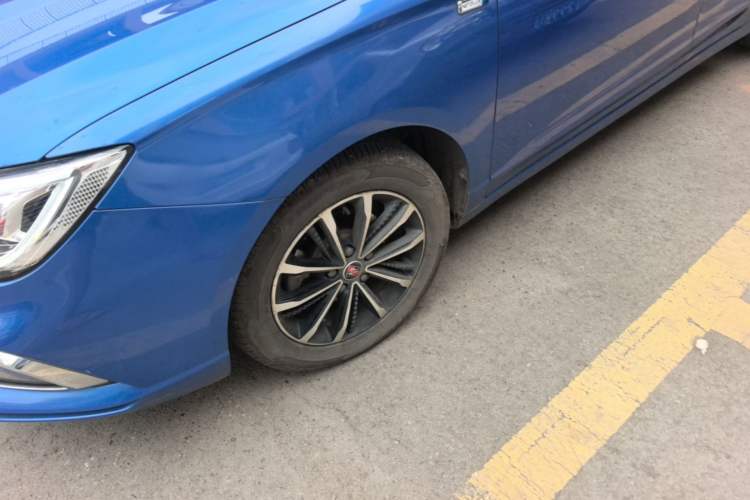 Used Roewe i5 2020 1.5L Automatic 4G Connect Luxury Flagship Edition
