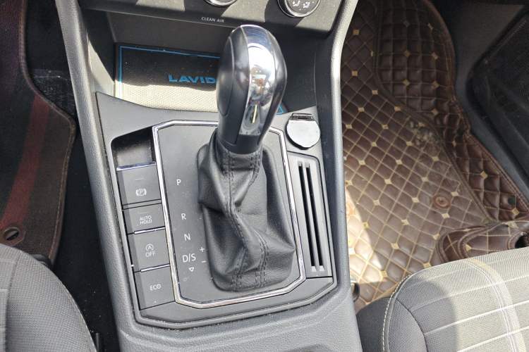 Used Volkswagen Lavida 2021 280TSI DSG Comfort Edition Gear Lever