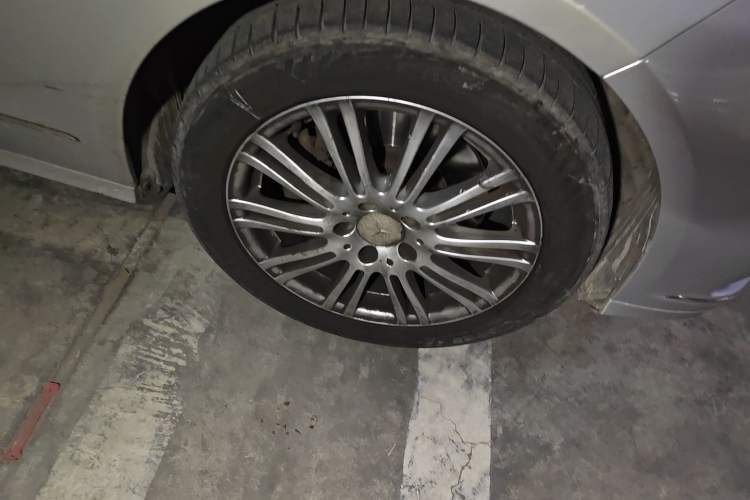 Used Mercedes-Benz E-Class 2011 E 200 L CGI Elegant Model
