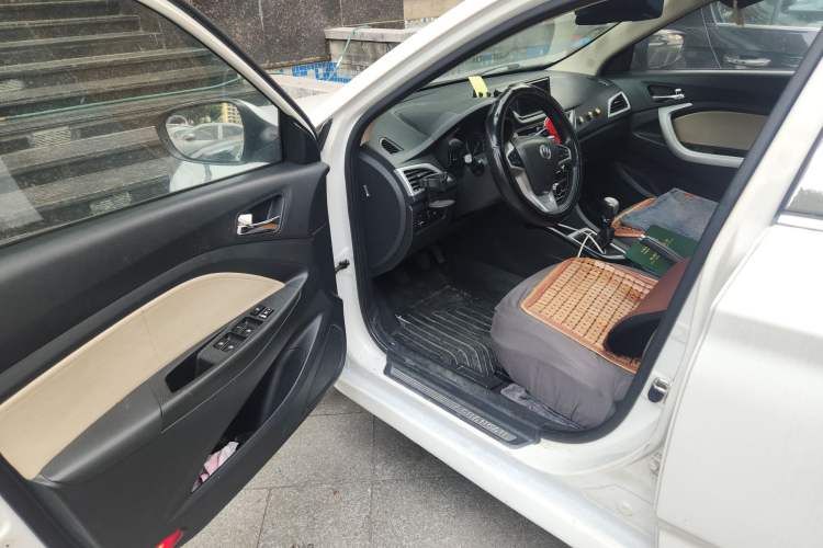 Used CHANGAN Alsvin V7 2015 1.6L Manual Joyful Edition China IV Driver Seat