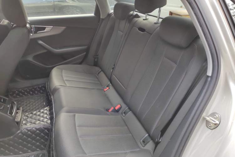 Used Audi A4L 2019 40 TFSI Ambition China VI
