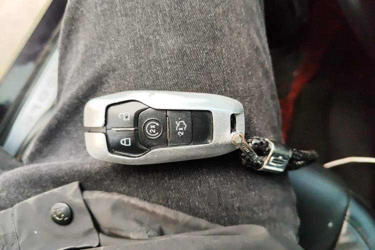 Used Lincoln MKC 2014 2.0T Two-Wheel-Drive Luxury Edition