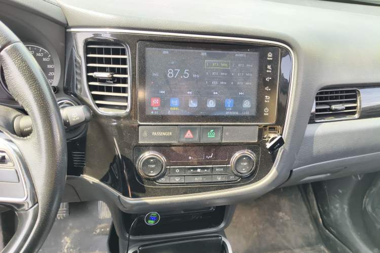 Used Mitsubishi Outlander 2018 2.0L Two-Wheel Drive Glory Edition 5 Seats
