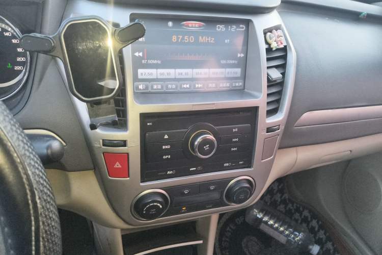 Used Dongfeng Aeolus A60 2012 1.6L Manual Luxury Model Audio And AC Panel