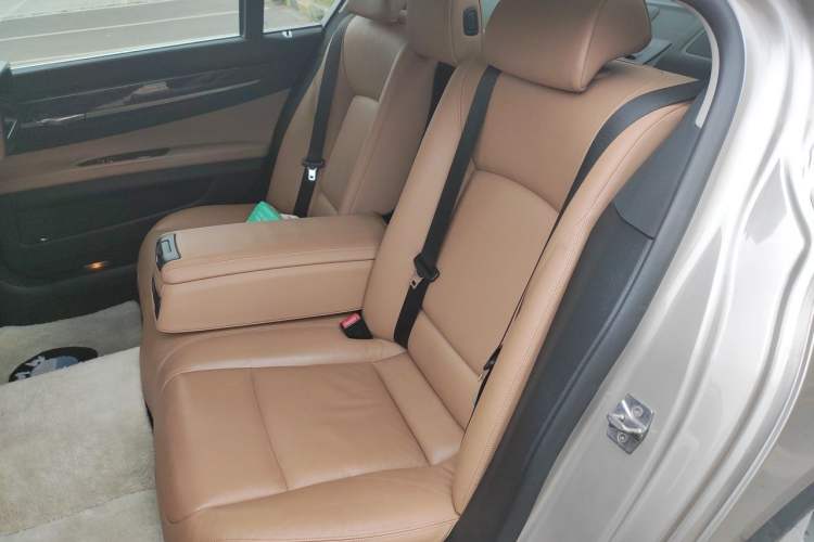Used BMW 7 Series 2011 730Li Elegant Model
