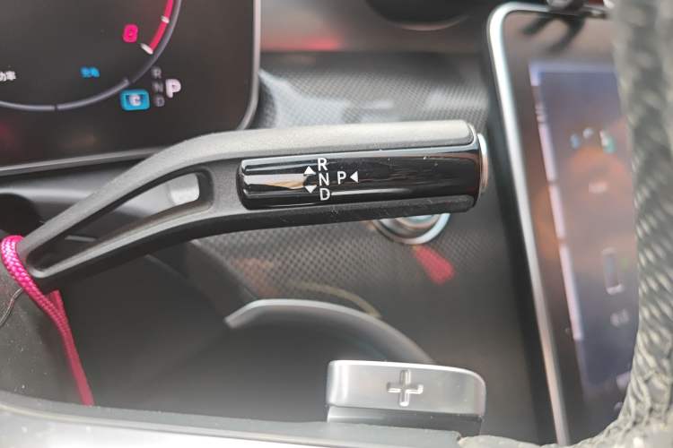 Used Mercedes-Benz C-Class 2024 C 260 L Sport Edition Gear Lever