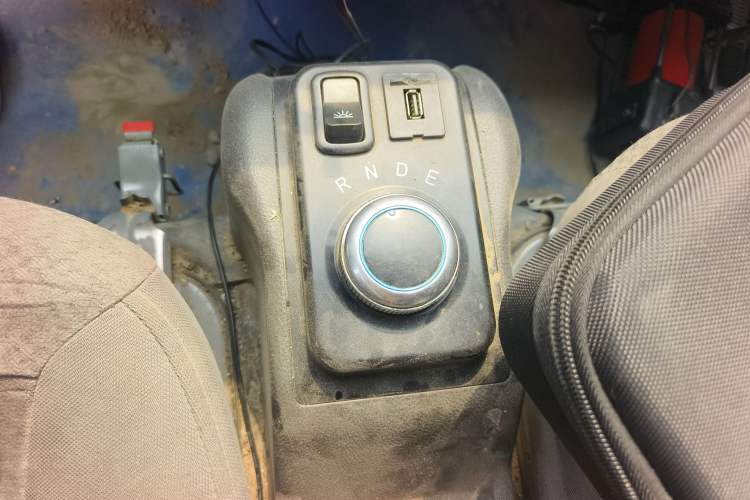 Used Wuling EV50 2021 Van Logistics Vehicle - Huishitong Ningde 41.86 kWh Inovance 2nd-Generation Electric Control System
