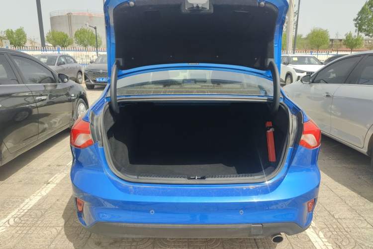 Used Ford Focus 2019 Sedan EcoBoost 180 Automatic Trend Edition Trunk