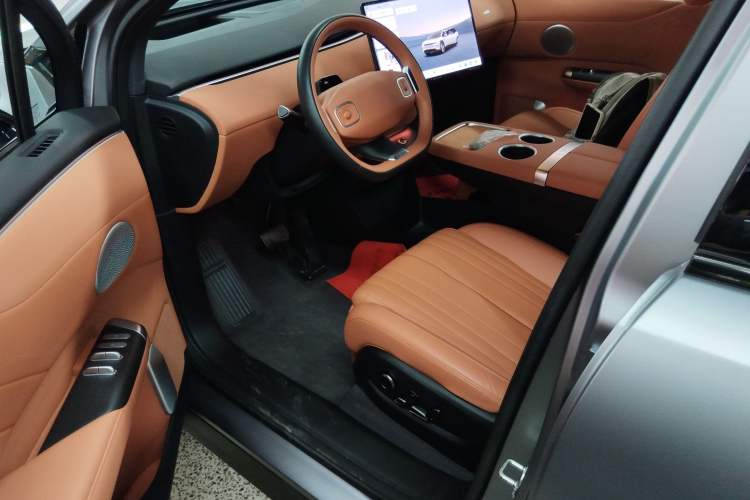 Used CHANGAN NEVO E07 2026 Model Pure Electric Four-Wheel Drive 90kWh Dacheng Edition Driver Seat