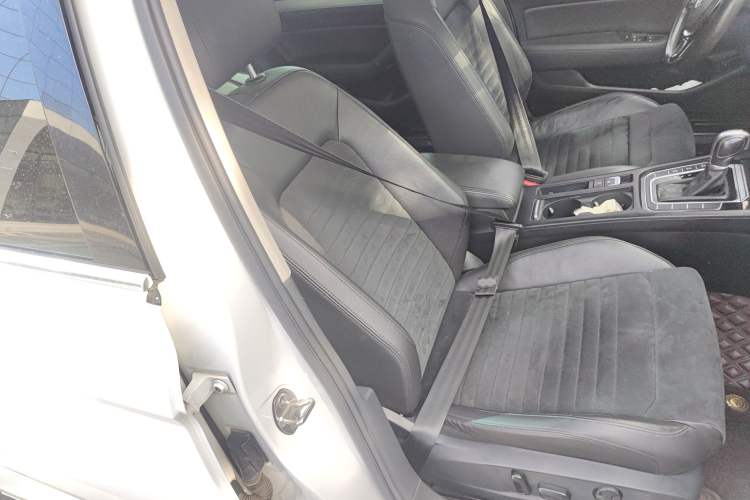 Used Volkswagen Variant 2017 380TSI Two-Wheel Drive Comfort Edition
