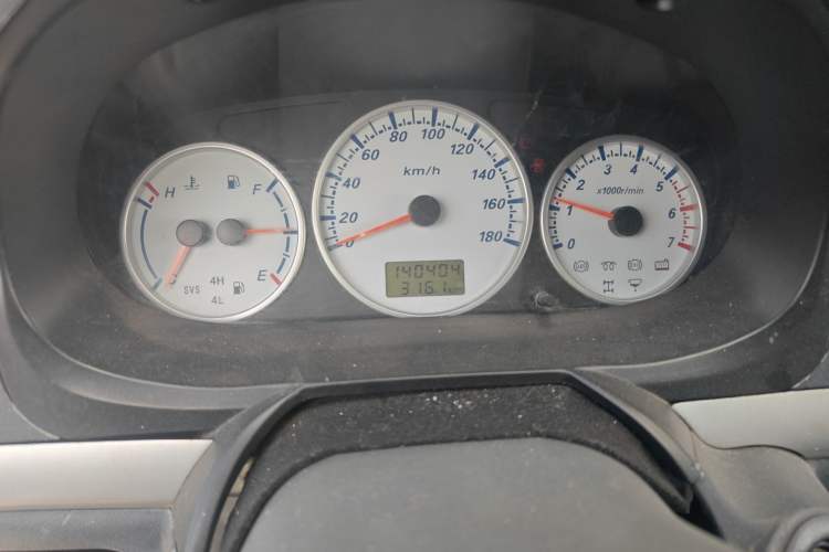 Used King Long Golden Way 2015 2.0L Value-Packed Practical Version 4G21B Odometer Close Up