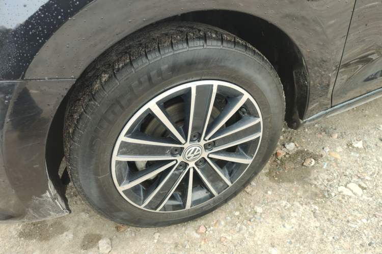 Used Volkswagen Santana 2015 1.6L Automatic Comfort Edition Left Front Wheel Hub
