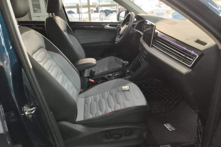 Used Volkswagen Tiguan L 2022 380TSI Automatic All-Wheel Drive R-Line Flagship 7-Seater
