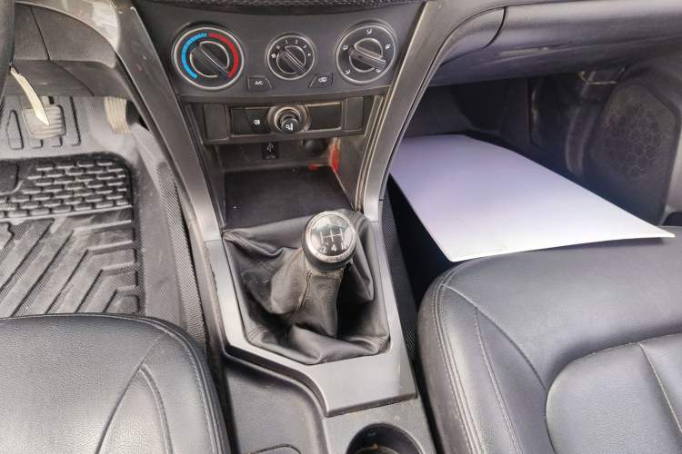 Used Great Wall Wingle 5 2017 2.0T European Version Diesel Two-Wheel Drive Advanced Large Double-Cab GW4D20E