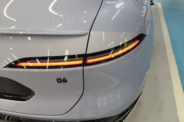 Used Avatr 06 2025 Pro Range-Extended Edition Right Rear Taillight