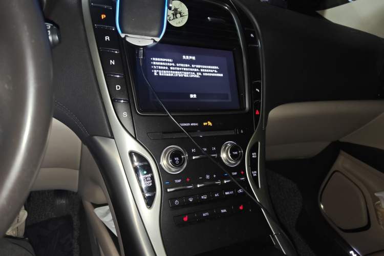 Used Lincoln MKX 2017 2.0T Two-Wheel Drive Deluxe Edition Audio And AC Panel