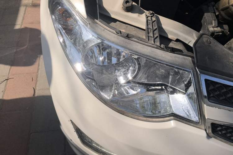 Used Wuling Hongguang 2014 1.5L S Luxury Model Right Front Headlight