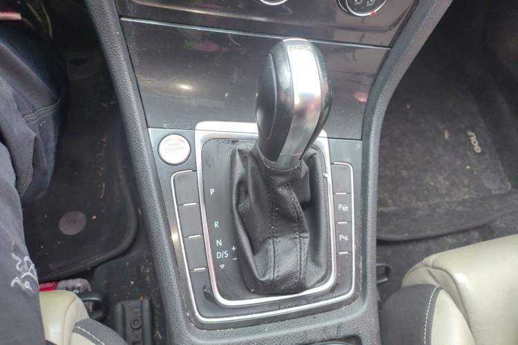 Used Volkswagen Golf 2017 230TSI Automatic Luxury Million-Vehicle Commemorative Edition
