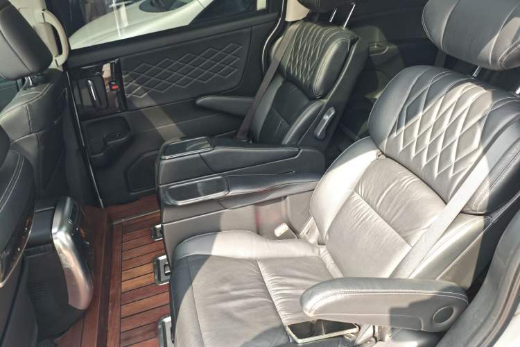 Used Honda Elysion 2019 2.0L Hybrid Luxury Edition