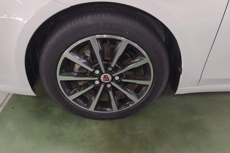 Used Roewe i6 New Energy 2017 45T Hybrid Connective Smart Luxury Edition
