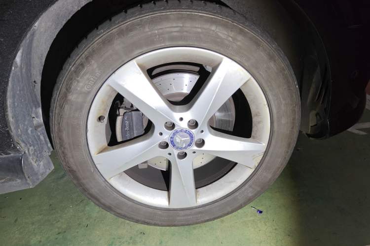 Used Mercedes-Benz M-Class 2014 ML 320 4MATIC Right Front Wheel Hub