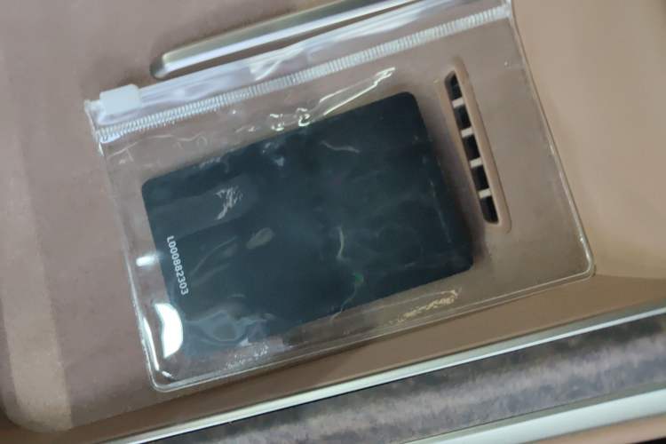 Used ONVO Luxeed L90 2025 Model—Ultra Six-Seater Version