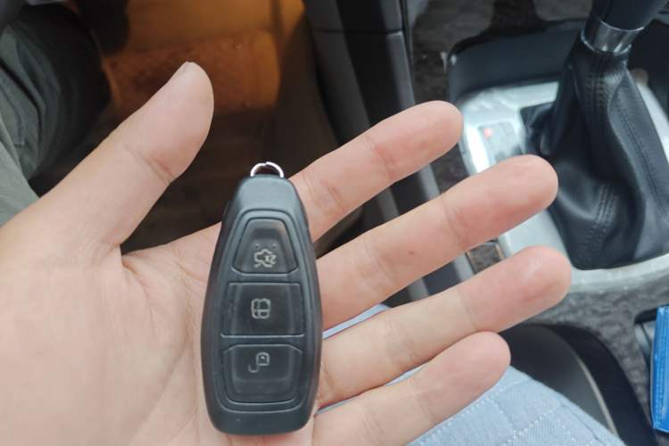 Used Ford Mondeo 2011 2.3L Luxury Model
