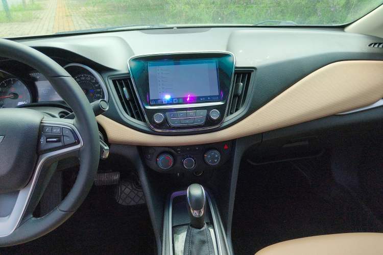 Used Chevrolet Monza 2020 320 Automatic Enjoyment Edition Audio And AC Panel