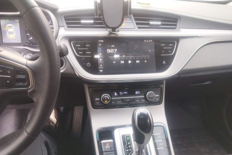 Used Geely Auto Emgrand GL 2017 1.8L DCT Elite Model
