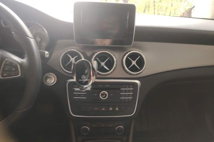 Used Mercedes-Benz GLA 2016 GLA 200 Fashion Model Audio And AC Panel