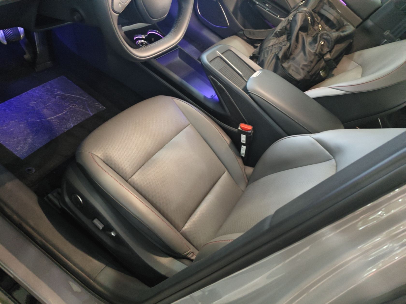 Hongqi EH7 2025 640 All-Wheel Drive Smart Selection Edition — снимка 17