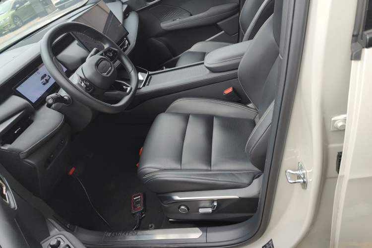 Used Lynk & Co 06 2025 Renew 1.5T Halo Left Front Seat