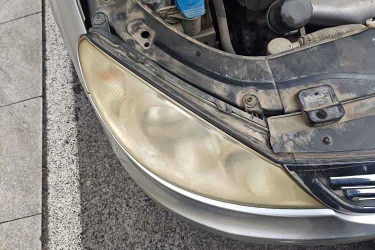 Used Volkswagen Lavida 2011 1.6L Manual - Premium Edition Right Front Headlight