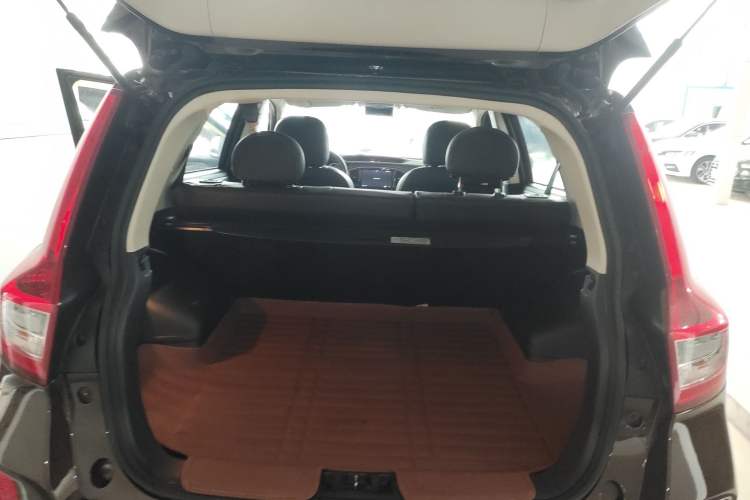 Used Geely Auto Vision X6 2016 1.8L Manual Luxury Model