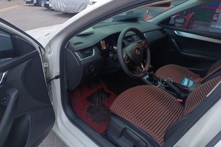 Used Skoda Octavia 2017 1.6L Automatic Chuanxing Edition Driver Seat