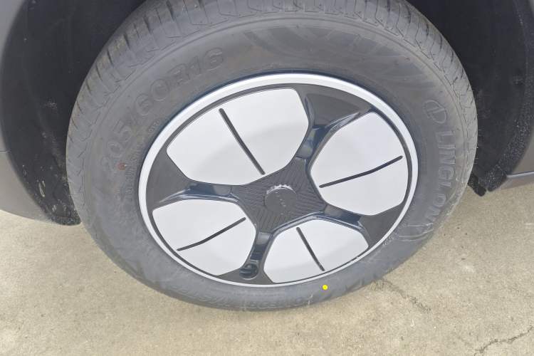 Used Geely Galaxy Geome 2026 Model 410km Carefree Edition Exterior 5