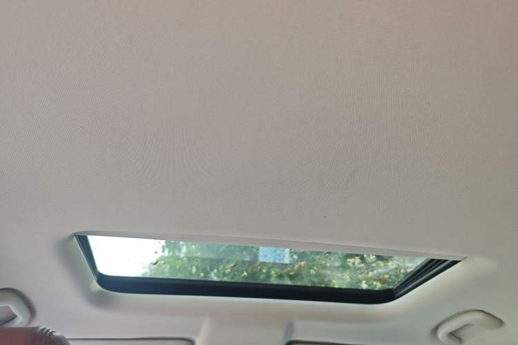 Used Chevrolet Trailblazer 2019 435T Redline CVT Two-Wheel-Drive Sharp Edition China VI Standard Headliner