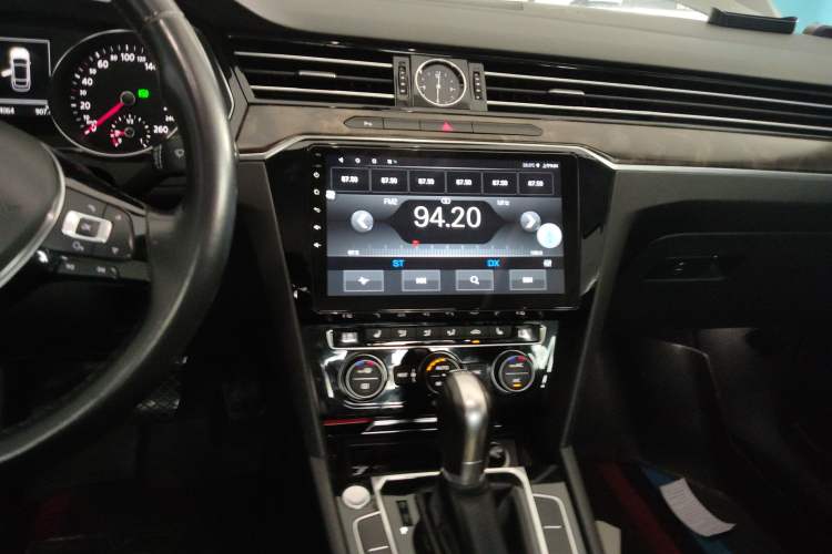 Used Volkswagen Magotan 2017 330TSI DSG Luxury Model
