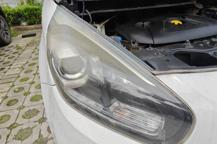 Used Kia Carens 2013 2.0L 5-Seater Automatic Standard Version China V Standard Right Front Headlight