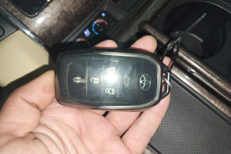 Used Toyota Vellfire 2019 Dual-Engine 2.5L HV Prestige Edition
