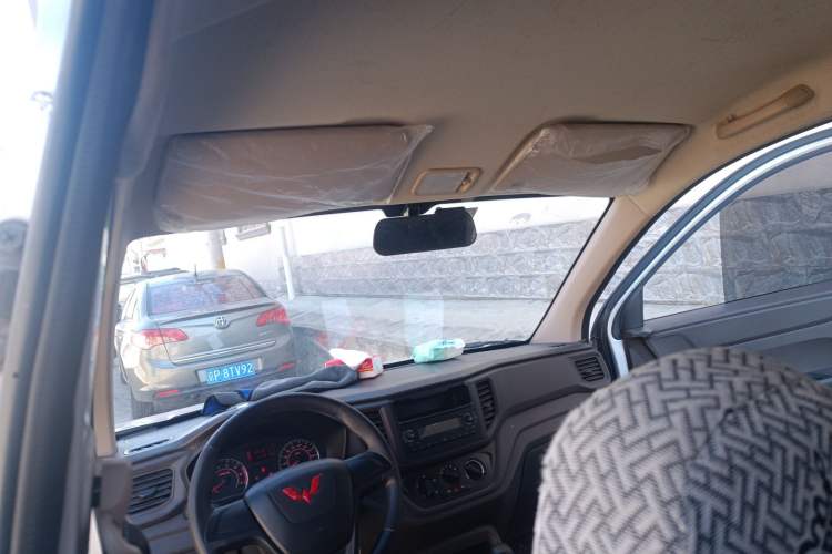 Used Wuling Hongguang V 2022 1.5L Jingqu Edition Electric-Assist LAR Headliner