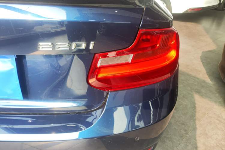 Used BMW 2 Series 2014 220i Leading Model
