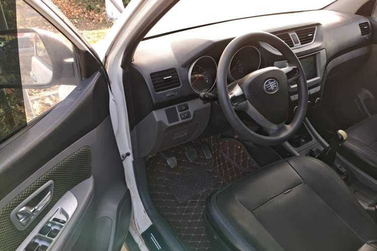 Used FAW Senya S80 2014 1.3L Manual 5-Seater Classic Edition