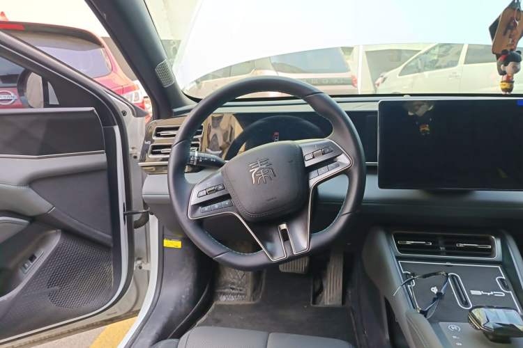 Used BYD Qin L 2024 DM-i 120KM Leading Model Steering Wheel