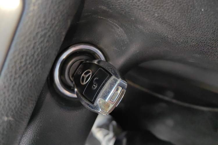 Used Mercedes-Benz R-Class 2014 R 320 4MATIC Business Model Vehicle Key