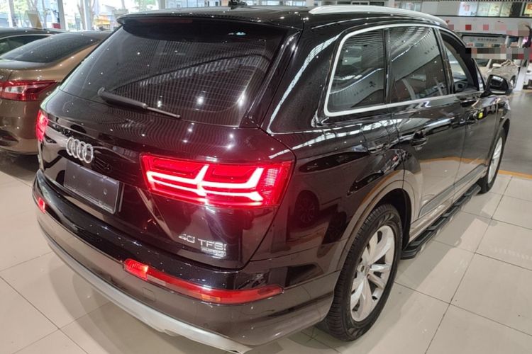 Used Audi Q7 2018 40 TFSI Comfort Model
